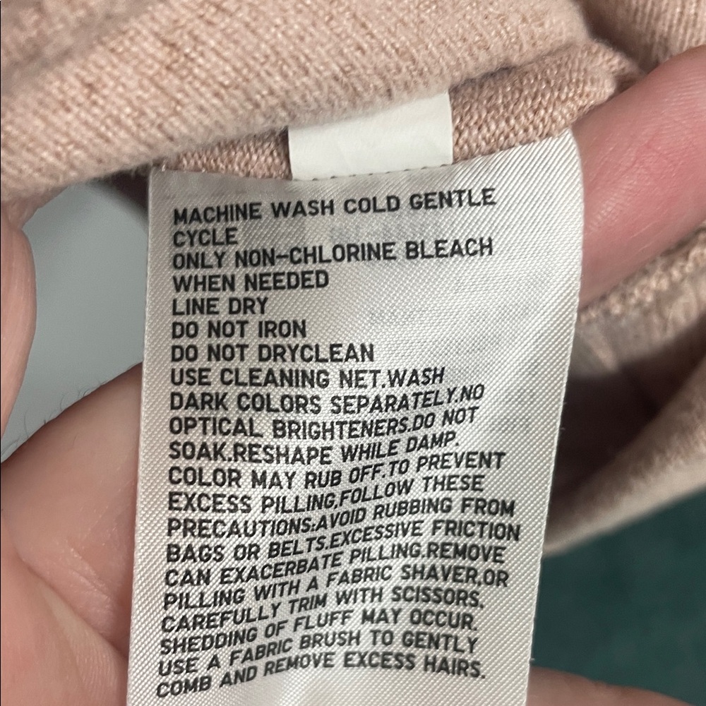 Uniqlo Pink Blush Crew Neck Sweater XL ๐ - Picture 7 of 10